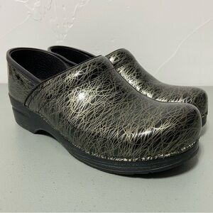 Dansko Women's Clogs Nursing Shoes Metallic Scribble Size 41 / 10.5-11